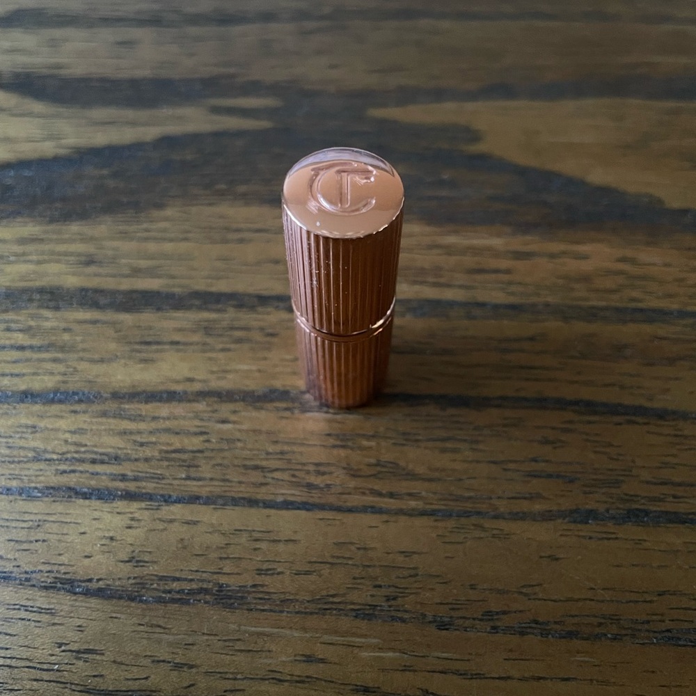 🌙 Charlotte Tilbury Matte Revolution Lipstick In Shade Pillow Talk Medium mini